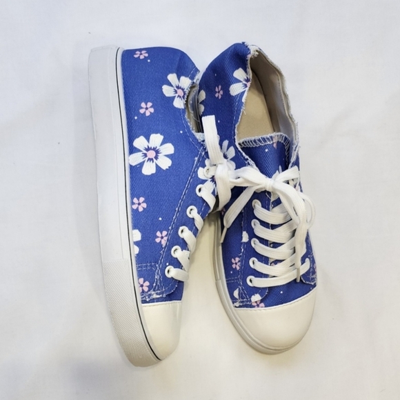 Floral Canvas Sneakers Women’s 10.5 Light Blue Low Top Lace Up Casual Shoes - Picture 6 of 9